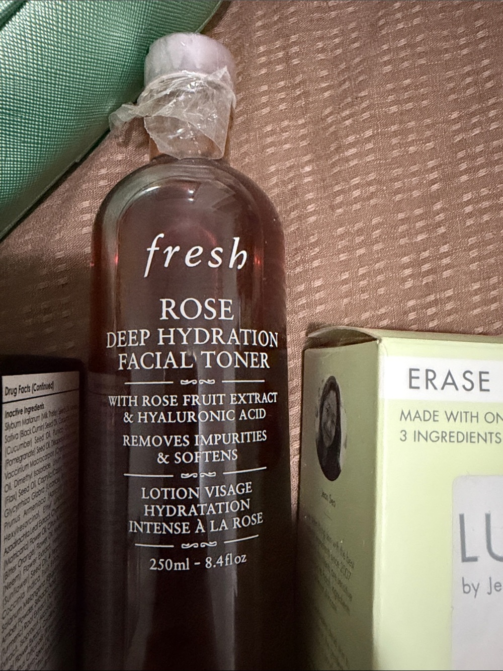 Skin products - Picture 3 of 10